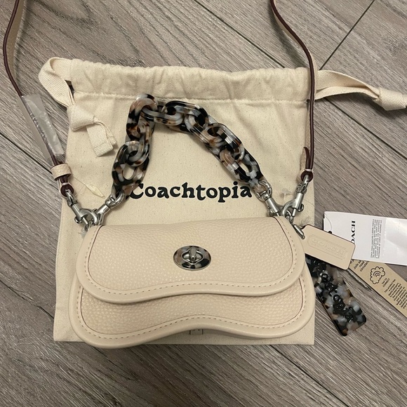 Coach Mini Wavy Dinky Bag in Coachtopia Leather - Picture 3 of 9